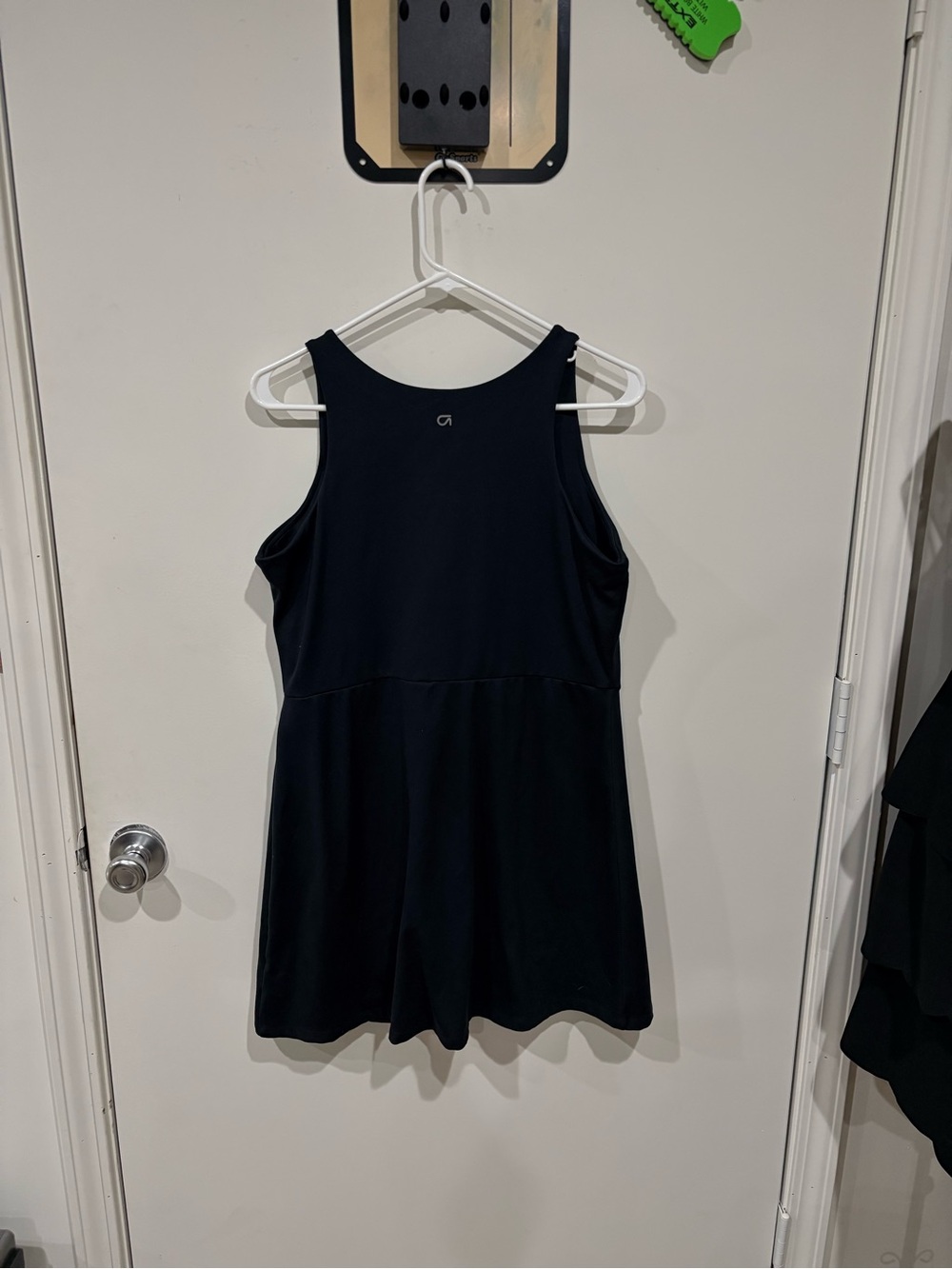 GapFit Black Sleeveless V-Neck Active Dress with Shorts Size L - Picture 6 of 6